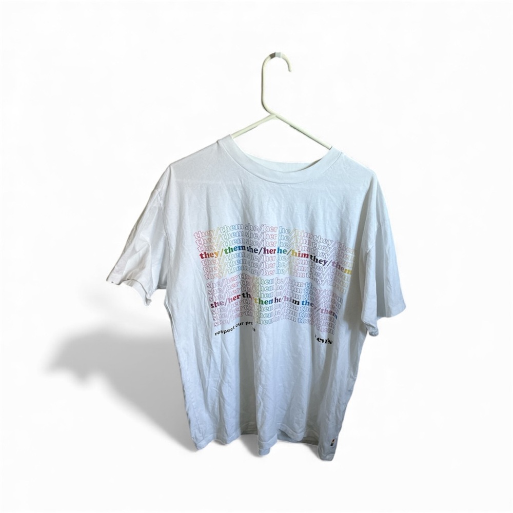 Levi’s white rainbow Graphic T-Shirt with Pronoun Design oversized size medium